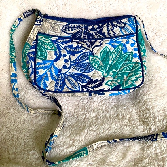 Vera Bradley Crossbody - Picture 2 of 5